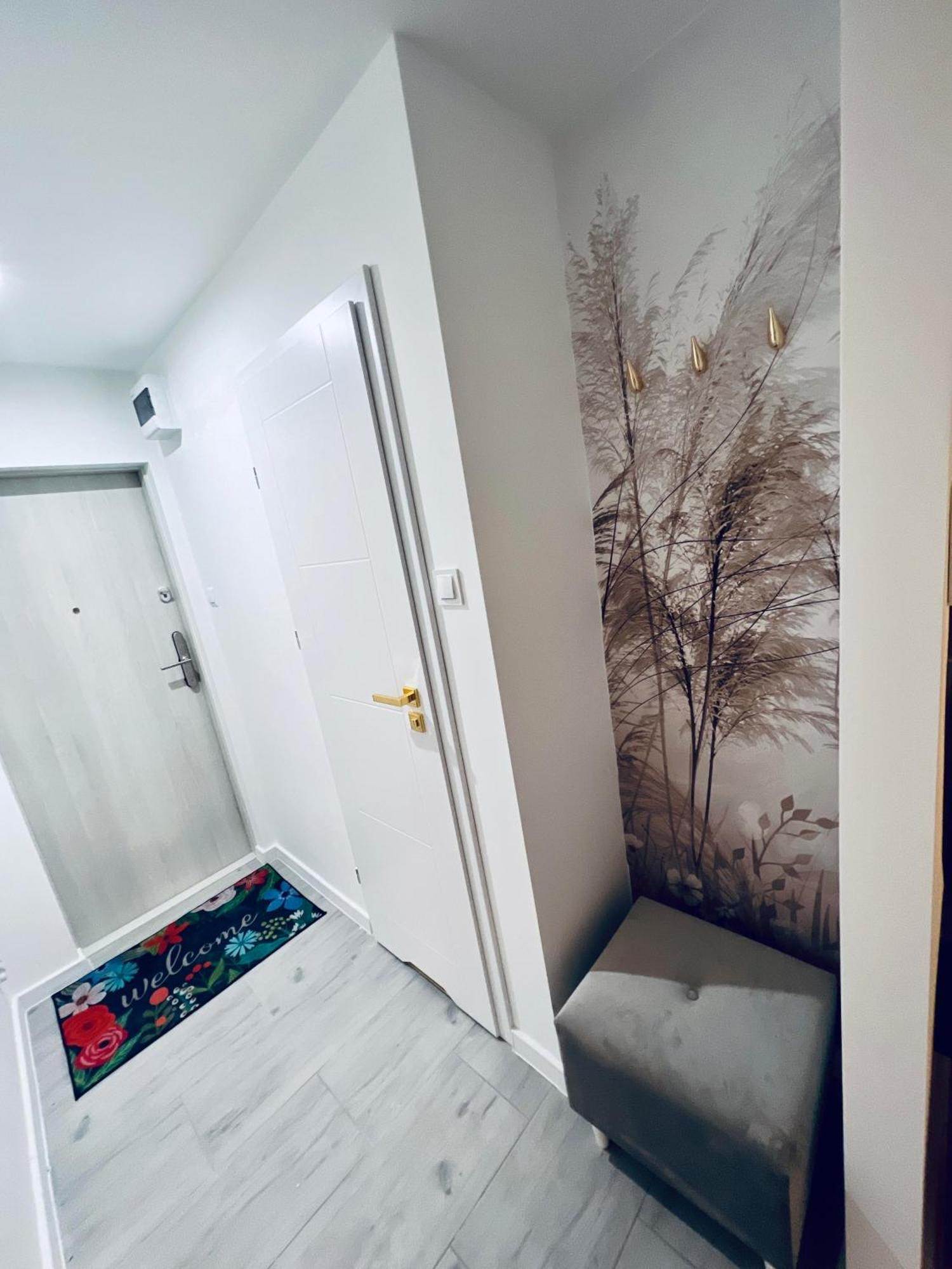 Apartament Happy Place Family & Business Targi Kielce Esterno foto