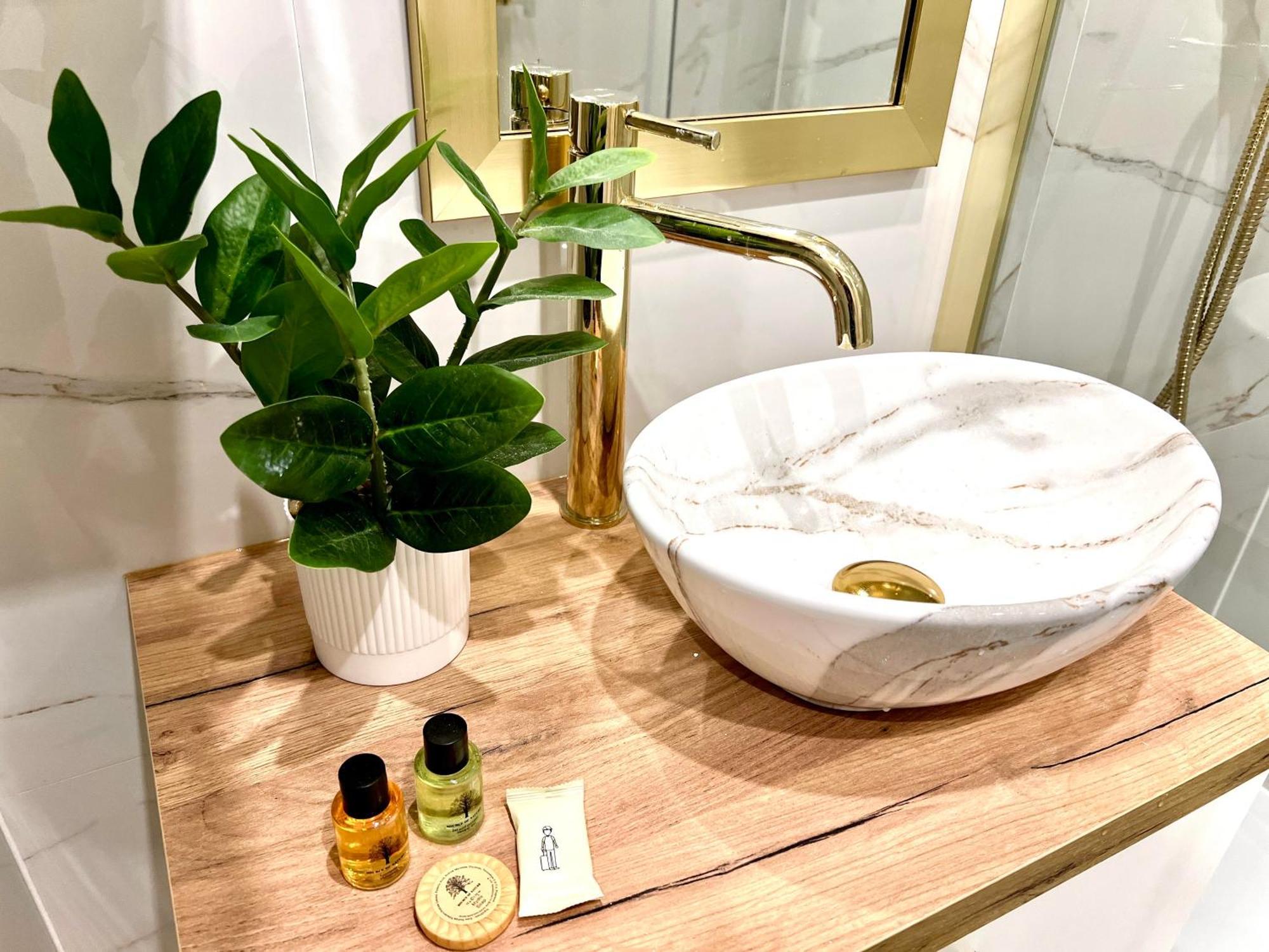 Apartament Happy Place Family & Business Targi Kielce Esterno foto